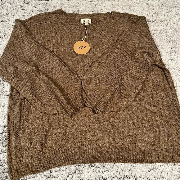 BiBi Boutique sweater with balloon sleeves in size L NWT - Picture 1 of 7